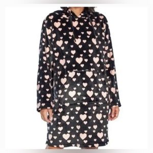 NWOT Wildfox plush hooded lounger SIZE S/M Hearts